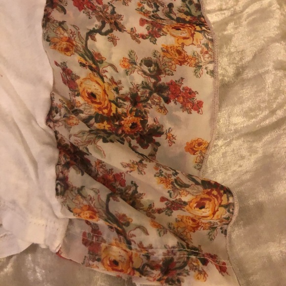 Floral Sleeve ‘L🖤VE’ Crop - Picture 8 of 8